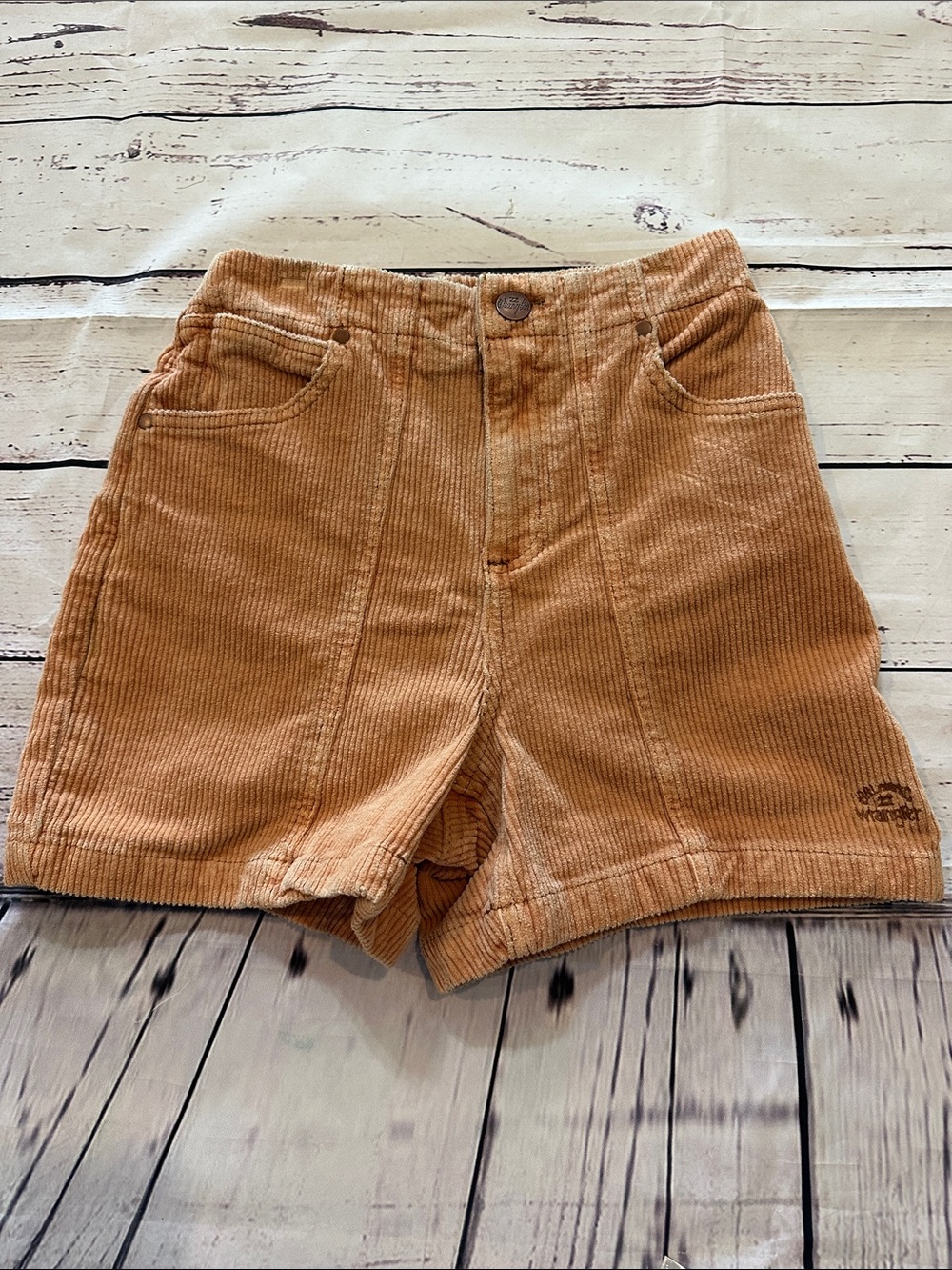 Wrangler High-Waist Corduroy Shorts in Camel